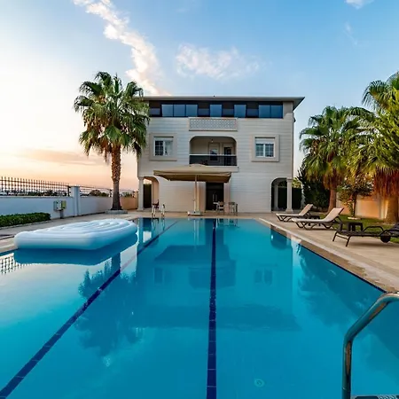 On Kadriye Mahallesi Vila Belek